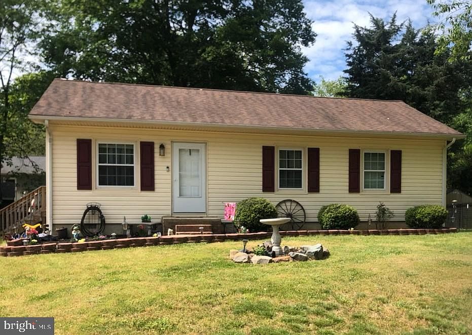 1st image of 6803 Goldfinch Cir