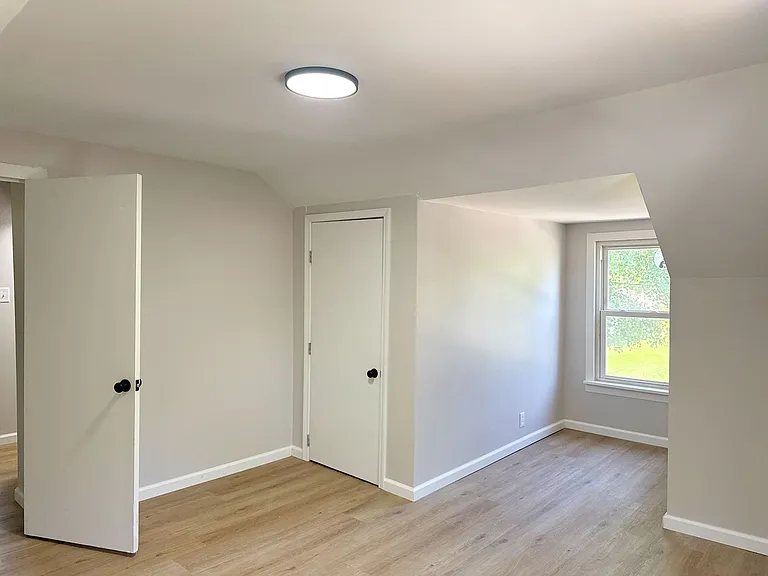 4748 Warnock Ave — Photo 16