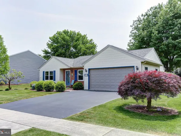 55 Pine Ridge Cir, Enola, PA 17025