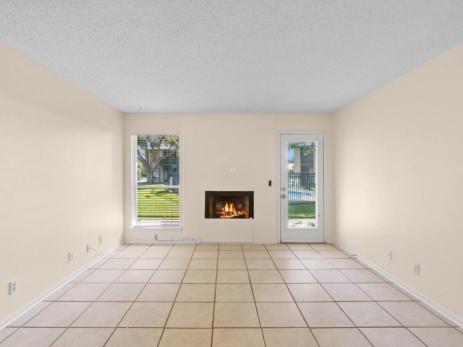 2 bed, 1029 sqft, $1,500 — Photo 2