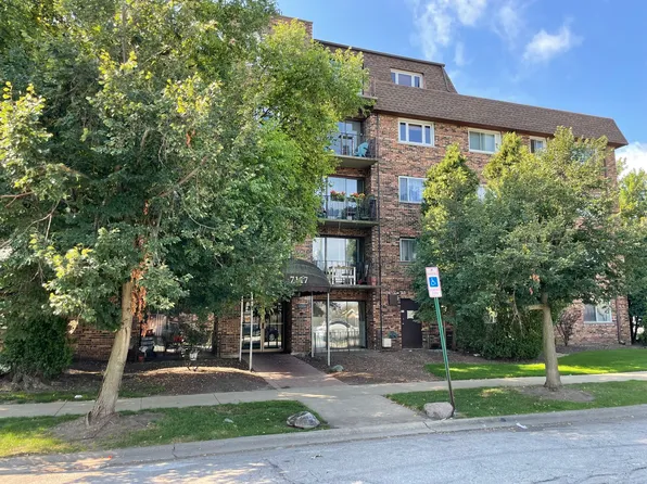 7117 W 93rd St APT 401, Oak Lawn, IL 60453