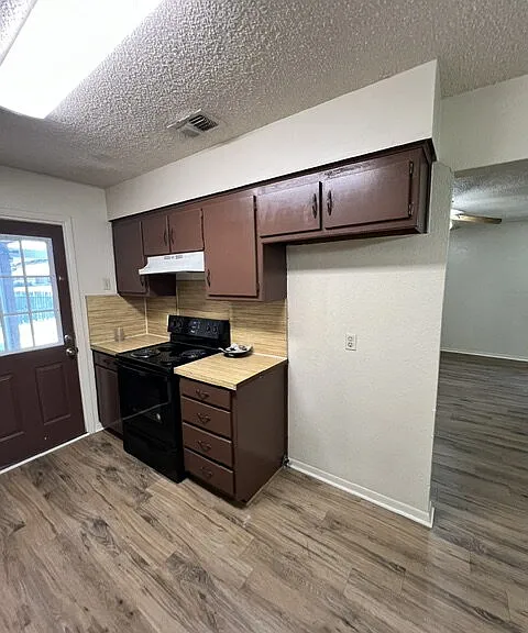 1051 Cottonwood Trl — Photo 4