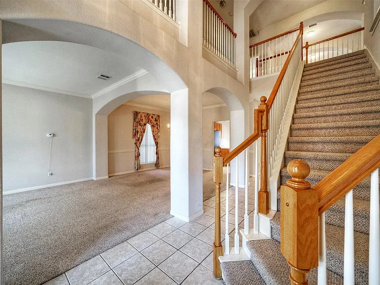 601 Indian Run Dr — Photo 3