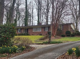 8 Cascade Ct, Greenville, SC 29611