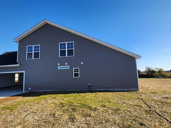 2nd image of 3650 Bellflower Dr