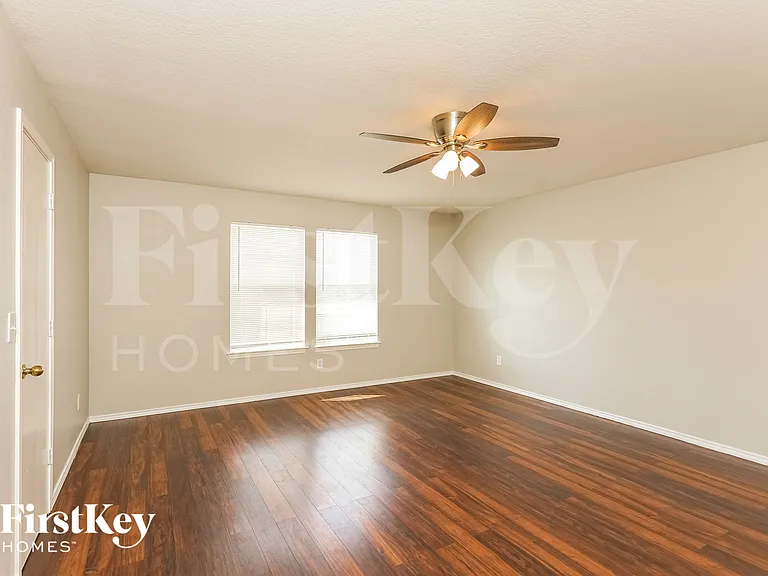9231 Dublin Hts — Photo 10