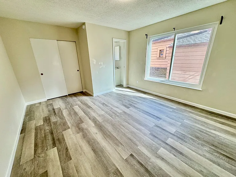543 Buena Vista Ave West — Photo 10