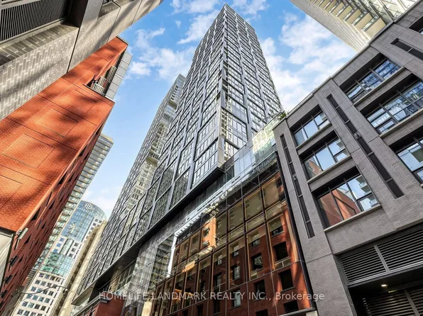 35 Mercer St #1314, Toronto, ON M5V 0V1