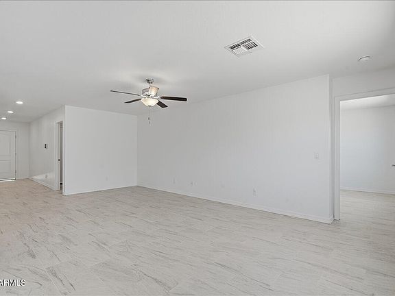 3rd image of 670 W CEDAR Avenue