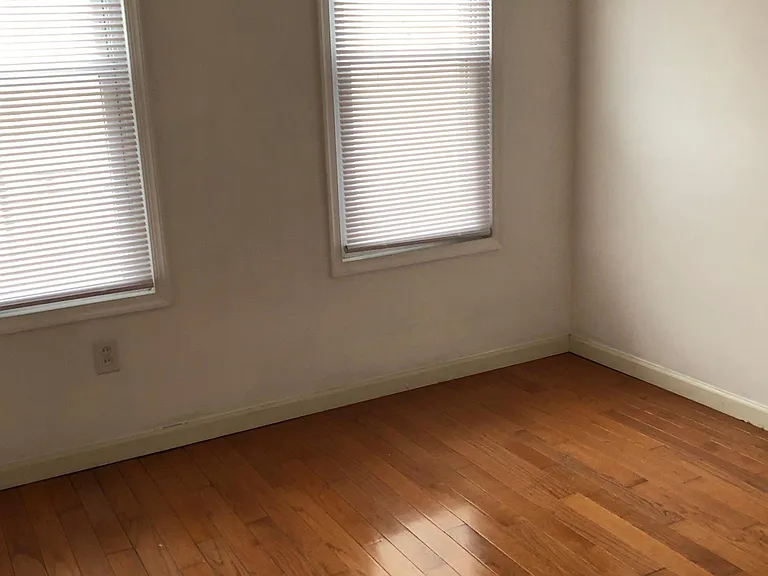 2227 S Rosewood St — Photo 8