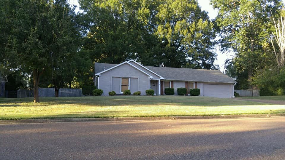 1st image of 230 W Lawnwood Dr