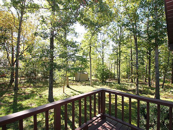 3rd image of 135 Fairhaven Dr