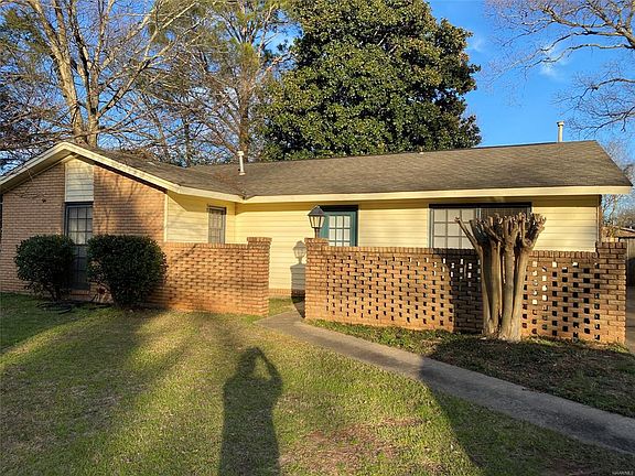 2nd image of 338 N Burbank Dr