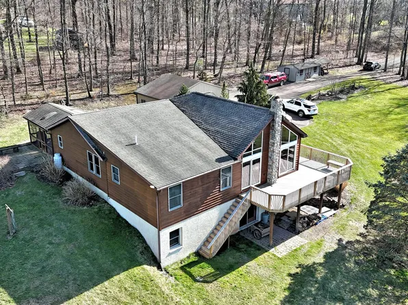 13 Schultz Rd, Green Lane, PA 18054