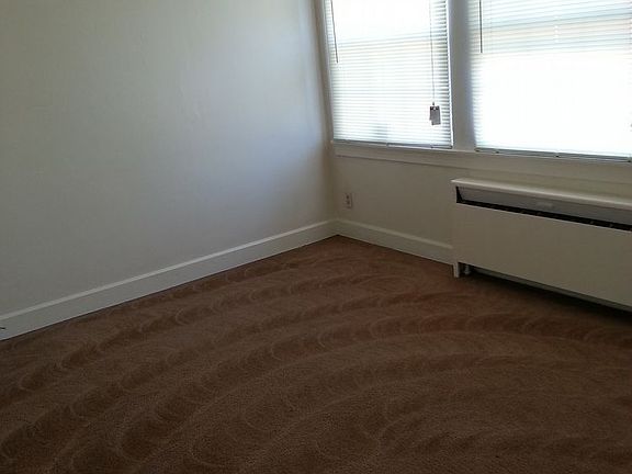 4th image of 147 W Grattan St