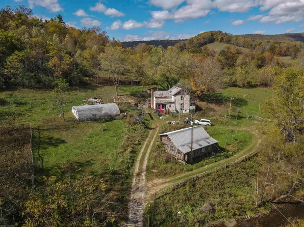 586 Sands Rd, Pearisburg, VA 24134