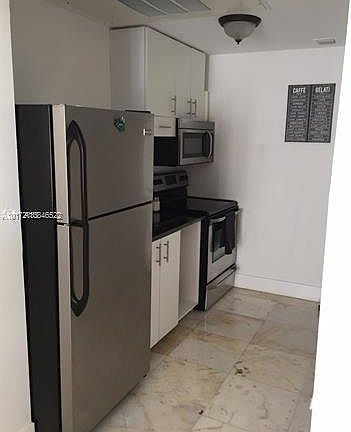 4th image of 801 8th St #105