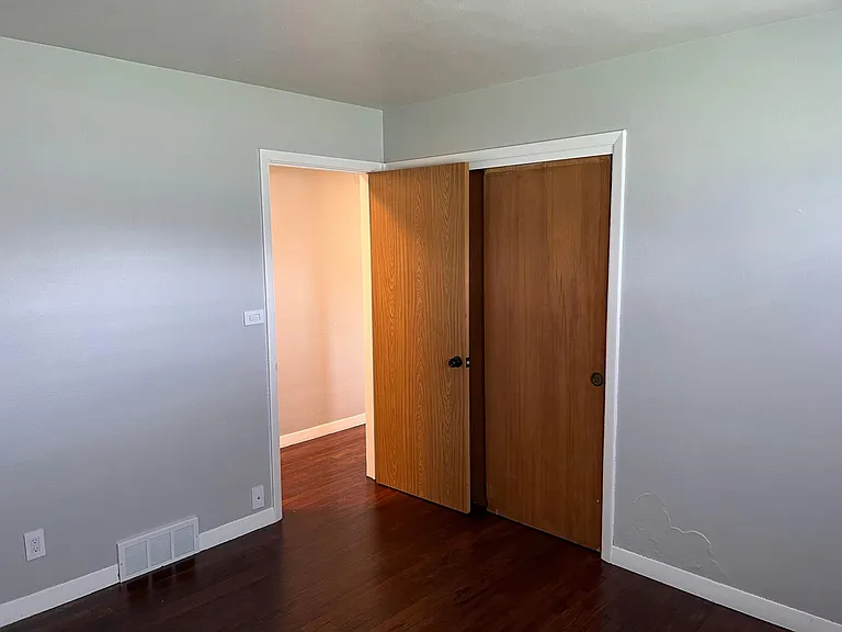 2429 Jonathan Ave — Photo 11