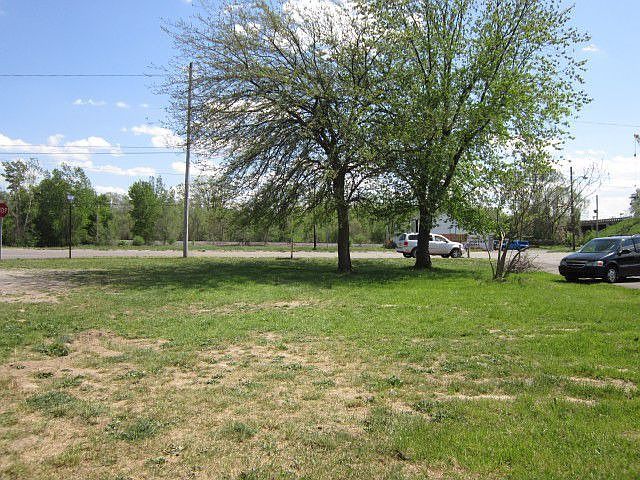 1st image of 1565 E Michigan Ave