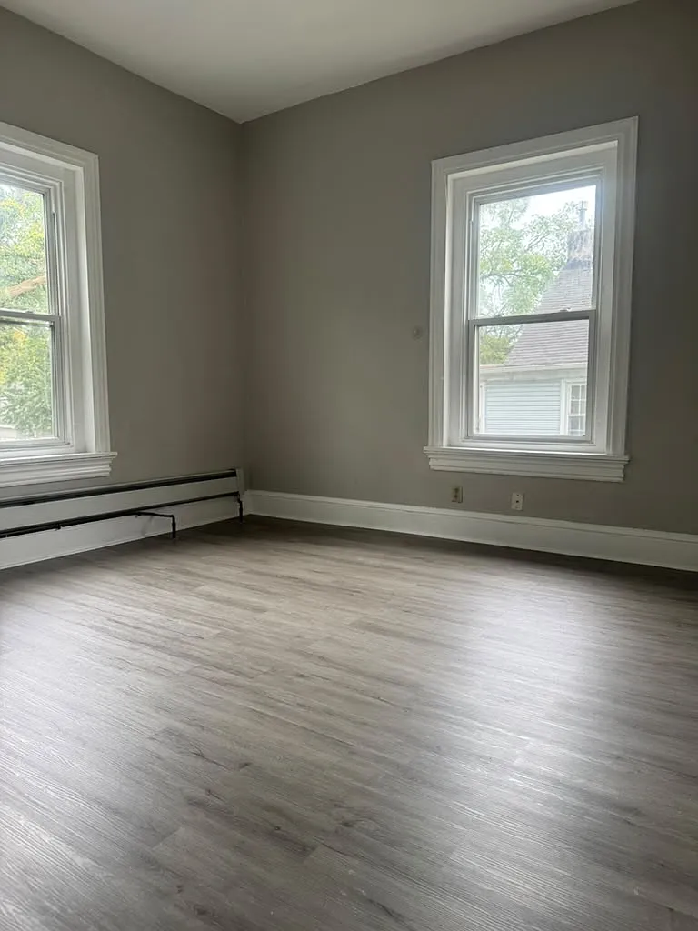 4 bed, $2,200 — Photo 4