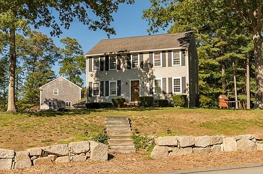 1st image of 20 Wendy Ln