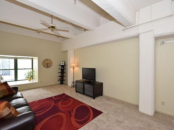 4th image of 270 E Highland Ave APT 932