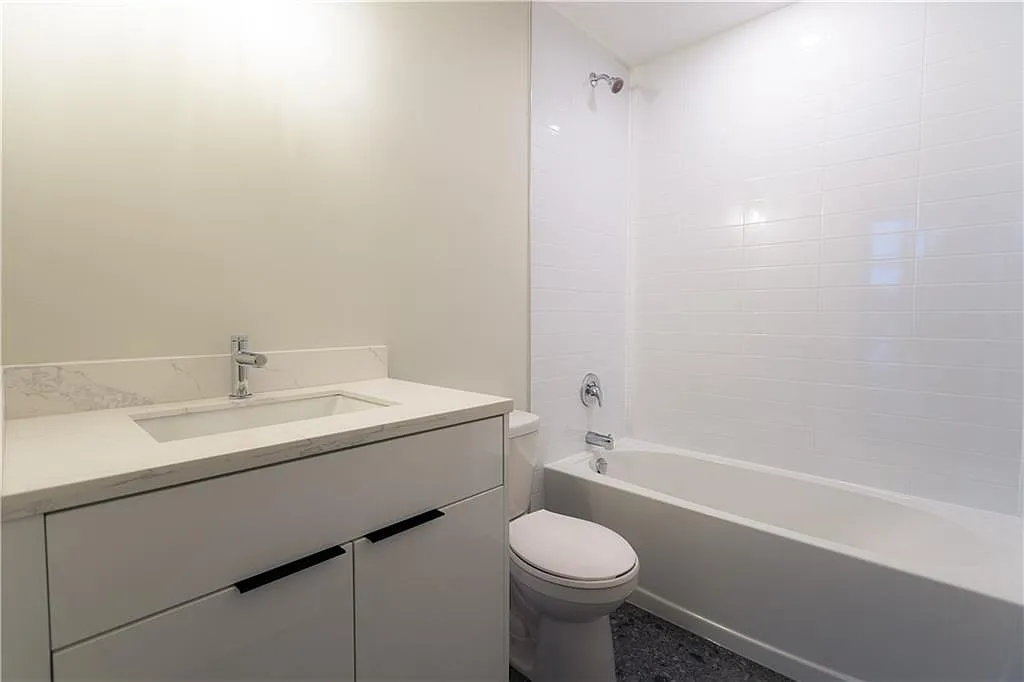 2 bed, 1.0 bath, 961 sqft, $2,950 — Photo 4