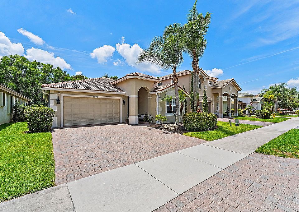 1st image of 1292 SE Fleming Way