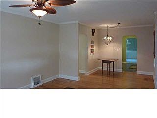3rd image of 929 Stewart Ave