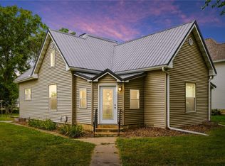 103 E Broadway St, Stanwood, IA 52337