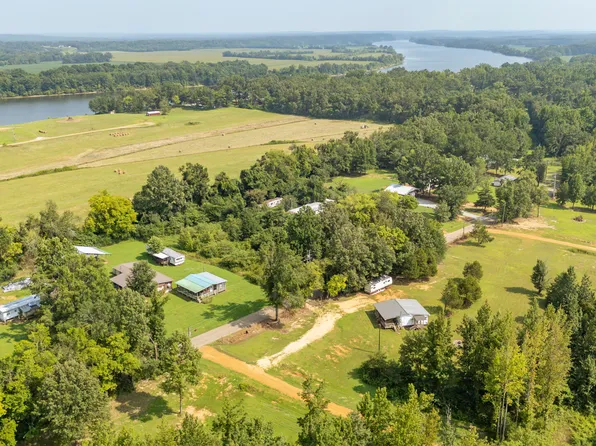480 Dorothy Ann Ln, Saltillo, TN 38370