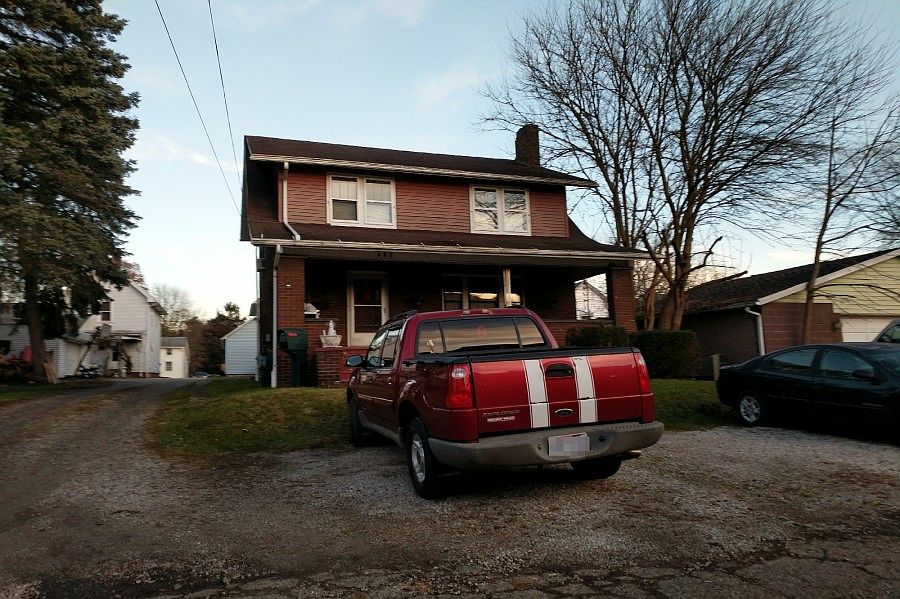 1st image of 916 Parkview St NE