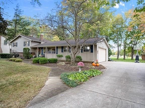 2nd image of 9075 Singing Hills Dr NE