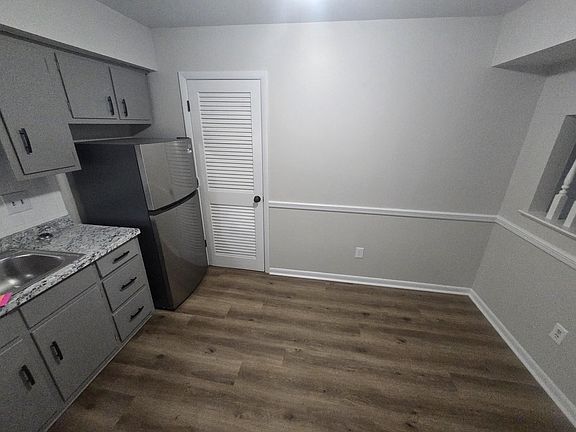 3rd image of 2657 Westover Ave SW APT 6