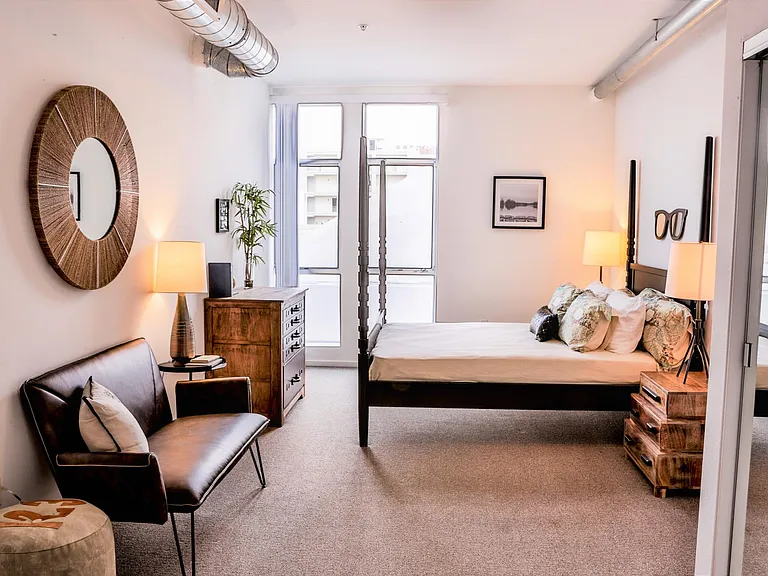 Traditional 2Bed 2Bath