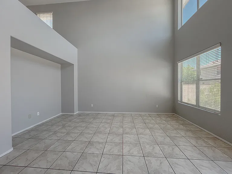 5646 Saint Elias St — Photo 30