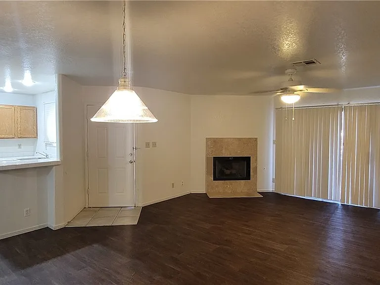5044 S Rainbow Blvd #104 — Photo 2