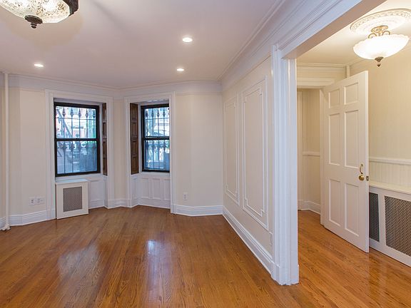 2nd image of 212 Garfield Pl #1