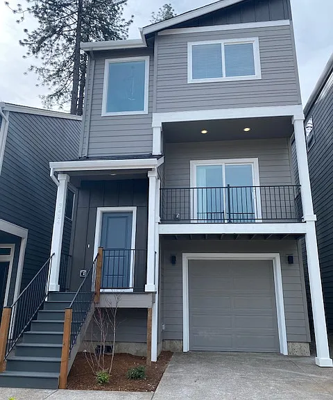 9424 SW Longstaff St — Photo 1