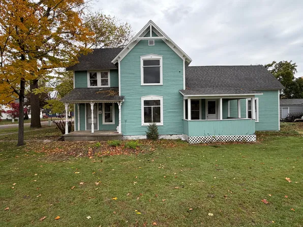 102 Pine St, Paw Paw, MI 49079
