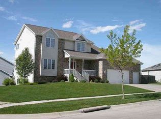 4800 Country Hill Rd, Lincoln, NE 68516