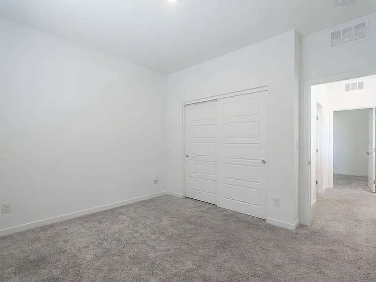 621 Camilla Crk — Photo 12