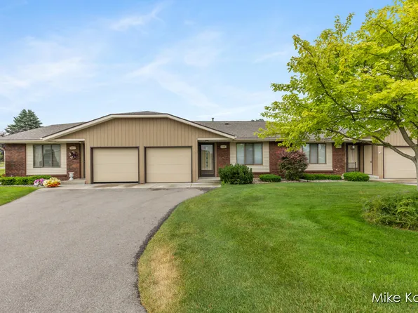 666 Waterview Ct SW, Grandville, MI 49418