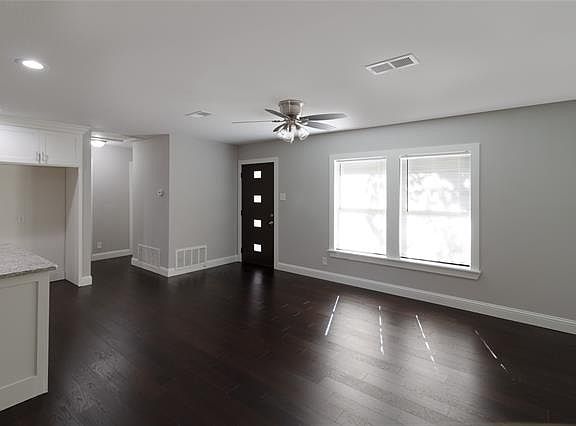 5th image of 1553 Dent St