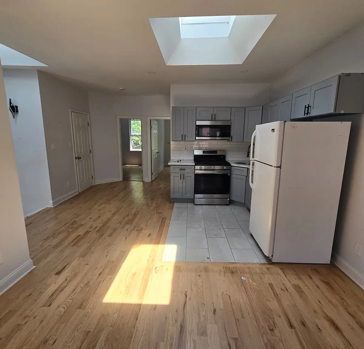 3 bed, $3,000 — Photo 3