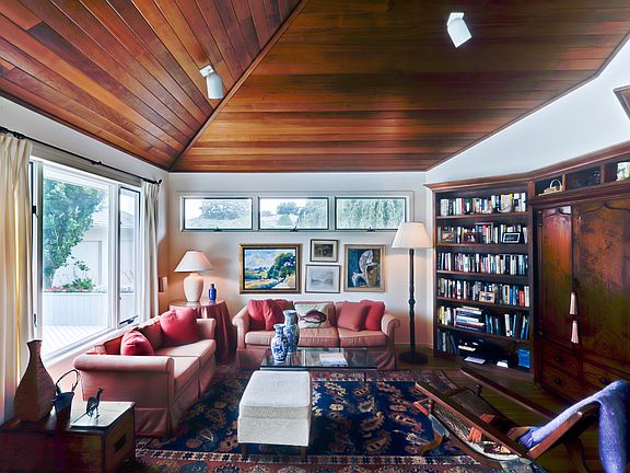 5th image of 30 Cobb Hill Ln