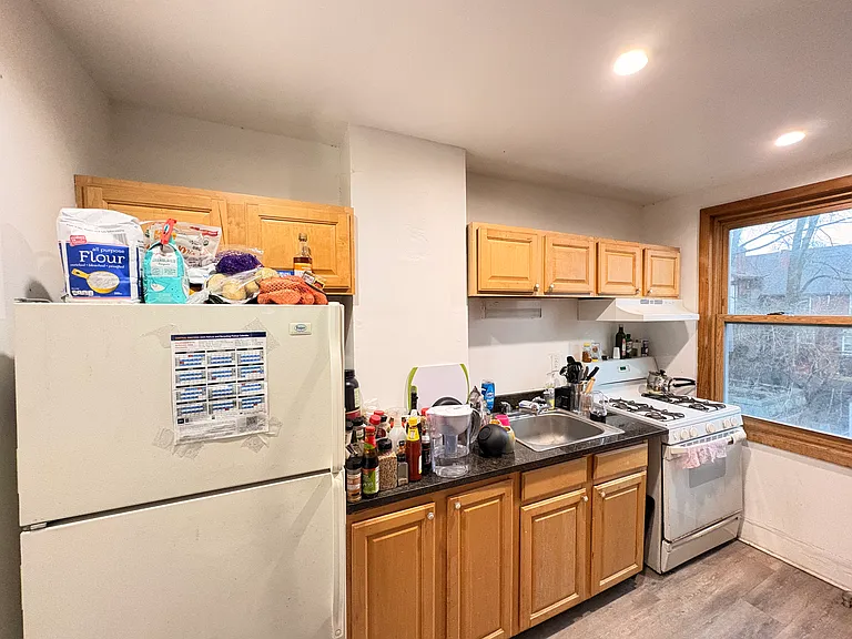 5818 Hobart St #2 — Photo 4