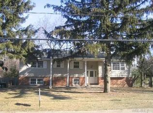 99 Gibbs Pond Rd, Nesconset, NY 11767