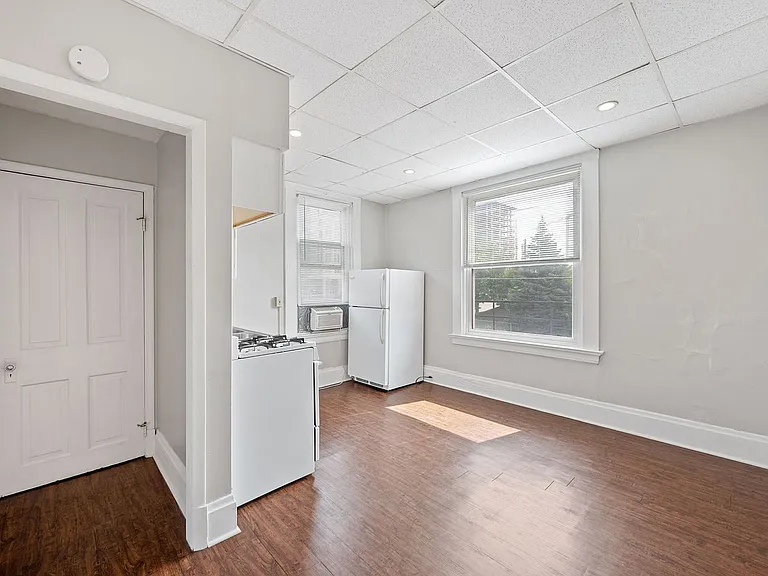 2549 University Ct #3 — Photo 6