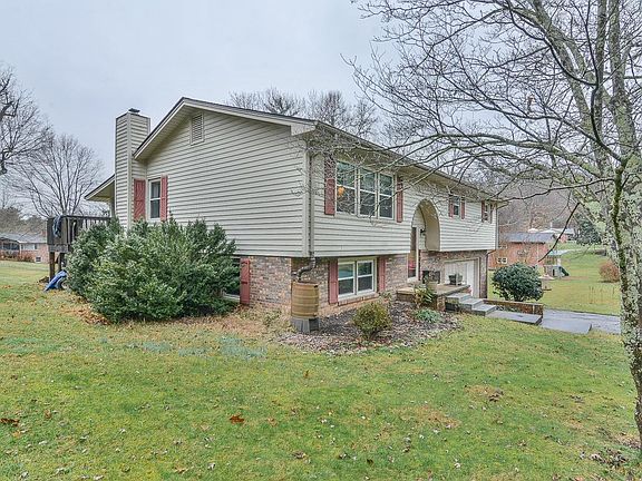 2nd image of 1602 Chickees St
